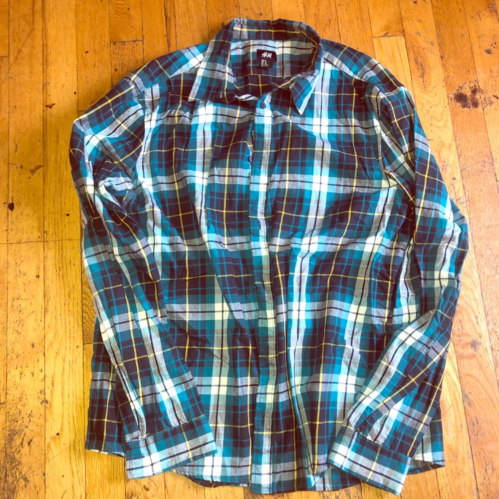 H&M Dress Up Casual Button Up Shirt 👔